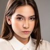 Alanna de la Rossa as Abril