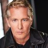 Stephen O'Mahoney as Hollis