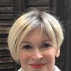 Barbara de Koy as Hofdame / Tante Brösel