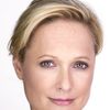 Kate Blumberg as Linda