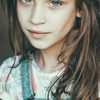 Zelie Rixhon as Alice Cheval