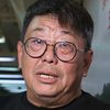 Billy Lau Nam-Kwong as Man at Mall