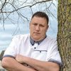 Paul Tall-Order Ritchie as Barry Shine