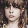 Tess Osscini Boudebesse Bejjani as Fille famille zombie