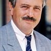 Victor Lanoux as Ludovic