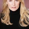 Marcia Strassman as Lorraine