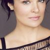 Elizabeth Knowelden as Lindsay Hawthorne