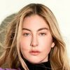 Este Haim as Aura