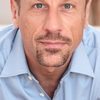 Robert Weiss as James