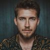 Sebastian Jessen as Karl