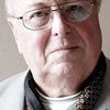 Henning Moritzen as Kahro (voice)