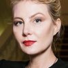 Renata Litvinova as Alla