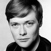 Simon Ward as Mr Linton