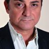 Kevin Pollak as Walter Emerson