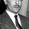 Martin Benson as Captain Varolli