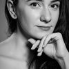 Oana Puscatu as Ionela