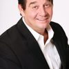 Louie Lawless as Dad