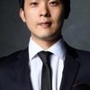 Seol Chang-hee as Lawyer