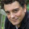 Luke de Lacey as Chas Lovett