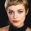 Bo Martynowska as Danielle