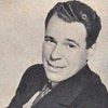 Everett Marshall as Carl Van Horn