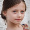 Alexia Osborne as Victoria Hardy