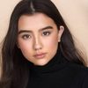 Zoriah Wong as Mia Knowles