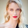 Ema Kovac as Russian Girl