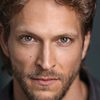 Jon Cor as Tom Anderson