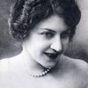 Yvonne de Bray as La duchesse…