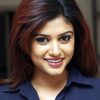Oviya Helen as Shruthi