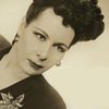Corinna Mura as Singer