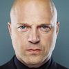 Michael Chiklis as Jimmy Pig