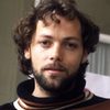 Patrick Dewaere as L'homme à l'écharpe jaune (uncredited)