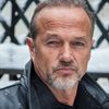 Laurent Malet as Roger Bataille