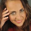 Daniela Krhutova as Beverly Parks