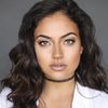 Inanna Sarkis as Alice