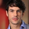 Alejo Sauras as Carlos