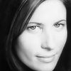 Zoë Nathenson as Jeannie