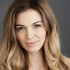 Lesa Wilson as Zoey