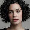 Maria Flor as Garota de Bauru