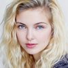Emma Maddock as Teenage Bella
