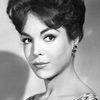 Natasha Parry as La mère d'Anne