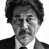 Kôji Yakusho as Suzu's father