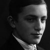 Georg Løkkeberg as Arthur Bloomfield