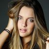 Ana Cecília Banal as Anita