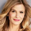 Kyra Sedgwick as Dee