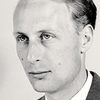 Helge Reiss as Bugge-Høvik