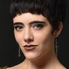 Zoë Vnak as Lia