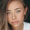 Sophia Carriere as Jess